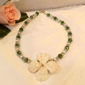 3/$20⭐Real Shell Choker Necklace!  White Shell, Pearl & Iridescent Crystals